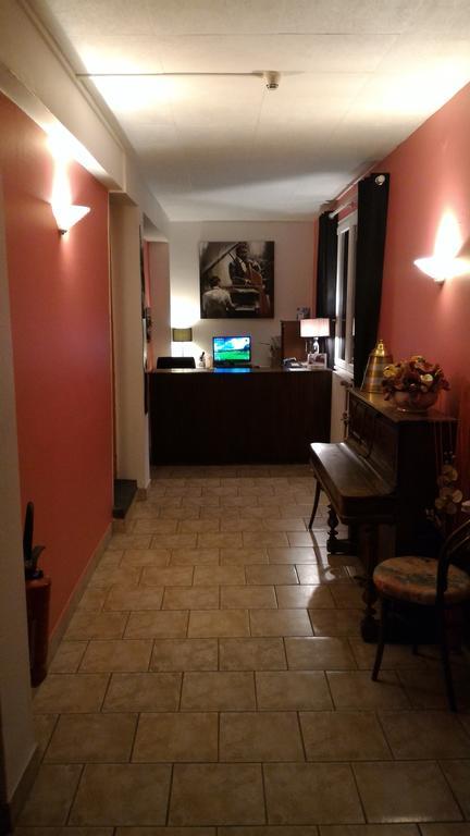Auberge De La Marquise Arnac-Pompadour Bagian luar foto